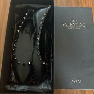 NIB Valentino Garavani Rockstud Noir Flats